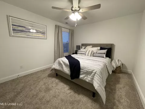 Bedroom - 5290 Douglas Dr, Olive Branch, MS 38654 photo 4 of 6