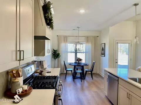 Kitchen - 5290 Douglas Dr, Olive Branch, MS 38654 photo 5 of 5