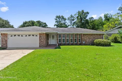 24 E 52nd St, Gulfport, MS 39507