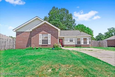 7713 W Falcon Cir, Ocean Springs, MS 39564