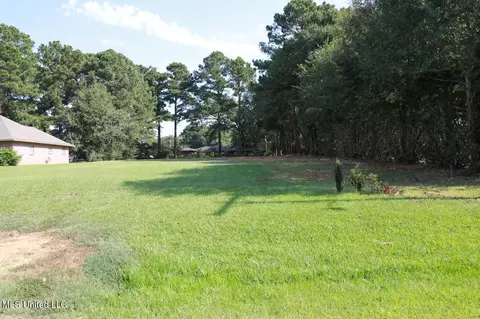 623 S Kathy Cir, Canton, MS 39046 photo 2
