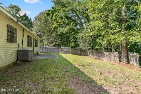 222 Valley Ridge Dr, Jackson, MS 39206 photo 4