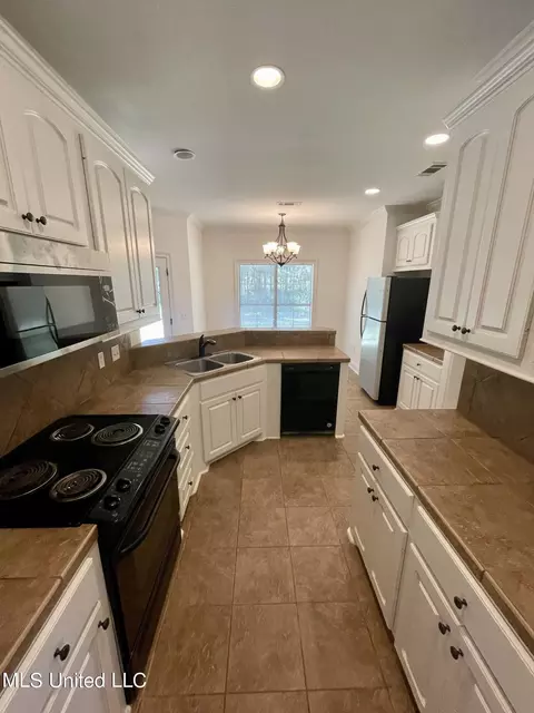 125 Stapleton Dr, Canton, MS 39046 photo 5