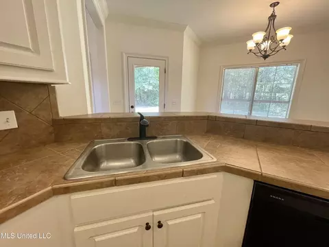 125 Stapleton Dr, Canton, MS 39046 photo 6