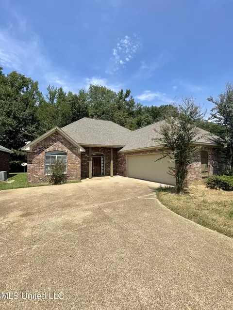 125 Stapleton Dr, Canton, MS 39046