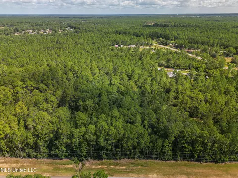 0 Crazy Horse Dr, Kiln, MS 39556