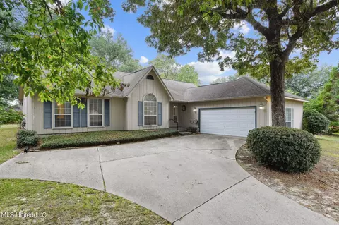 6620 Alii Pl, Diamondhead, MS 39525