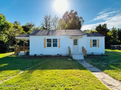 104 W West Lake Dr, Clinton, MS 39056