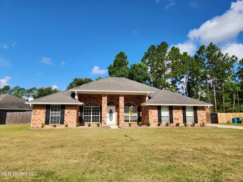 1619 Lori Dr, Ocean Springs, MS 39564