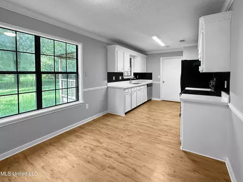 277 Cedar St, Florence, MS 39073 photo 6