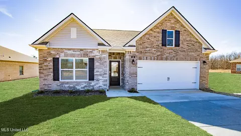 5320 Greenwood Rd, Horn Lake, MS 38637