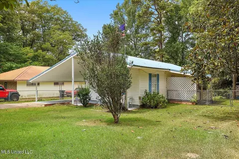 301 E Dewey Camp Dr, Florence, MS 39073 photo 3