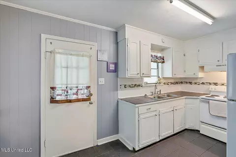 301 E Dewey Camp Dr, Florence, MS 39073 photo 9