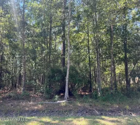 E Lincoln Street, Bay Saint Louis, MS 39520