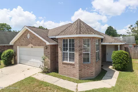 11159 Hendry Dr, Gulfport, MS 39503