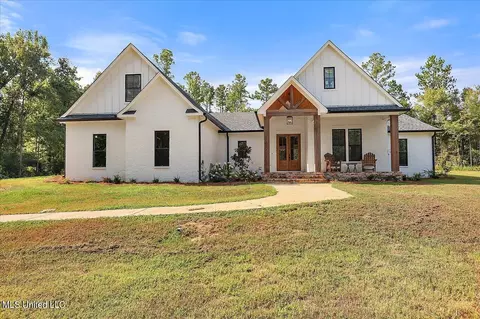 185 Penn Rd, Canton, MS 39046