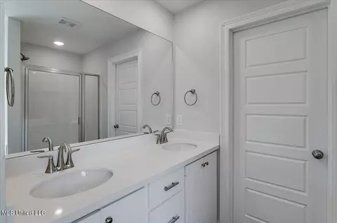 Bath - 149 Allie Ln, Canton, MS 39046 photo 1 of 3