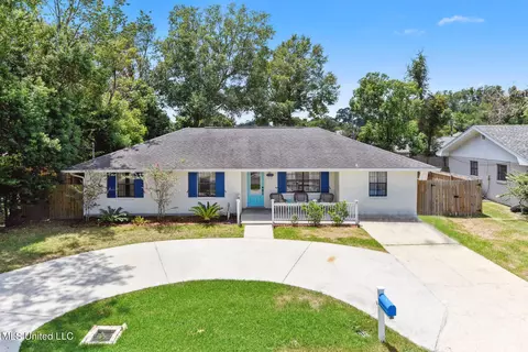 412 Demontluzin Ave, Bay Saint Louis, MS 39520