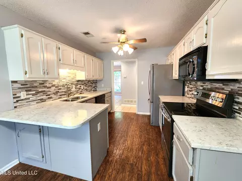662 E Timber Ln, Hernando, MS 38632 photo 9