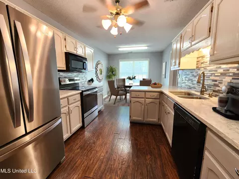662 E Timber Ln, Hernando, MS 38632 photo 7