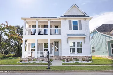 135 Grande View Dr, Biloxi, MS 39531