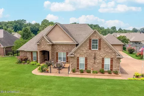 1997 Grand Manor Dr, Hernando, MS 38632