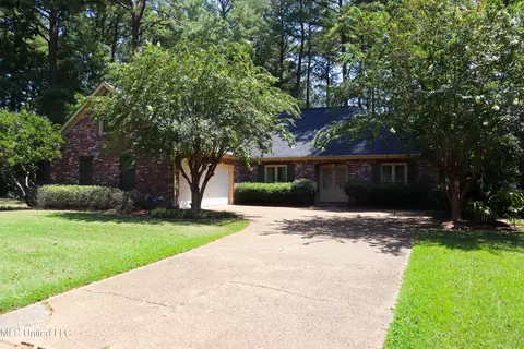 310 Redbud Pl, Ridgeland, MS 39157