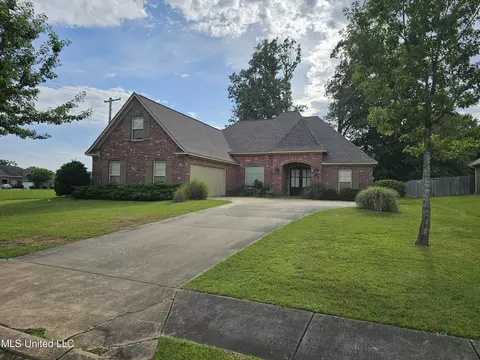 425 Ashtree Ln, Madison, MS 39110