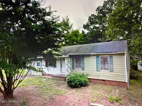 2617 Brookwood Dr, Jackson, MS 39212