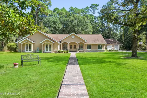 7508 Davenport Ln, Ocean Springs, MS 39564