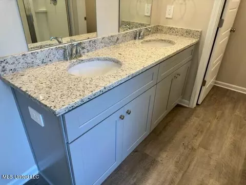Bath - 1045 Enclave Cir, Long Beach, MS 39560 photo 5 of 8