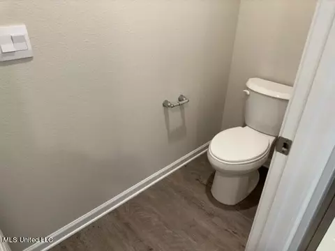 Bath - 1045 Enclave Cir, Long Beach, MS 39560 photo 8 of 8