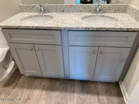 Bath - 1045 Enclave Cir, Long Beach, MS 39560 photo 2 of 8