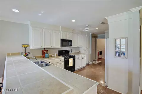 108 W Pinebrook Dr, Brandon, MS 39047 photo 9