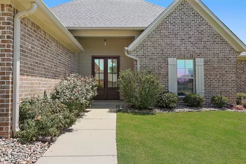 116 Trailbridge Xing, Canton, MS 39046 photo 2