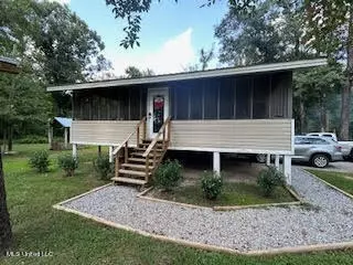 165 Plum Bluff Dr, Lucedale, MS 39452