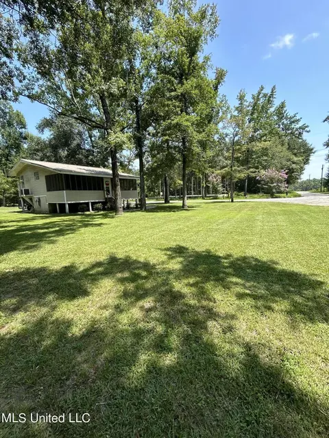165 Plum Bluff Dr, Lucedale, MS 39452 photo 2