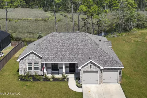 2926 Juliette Dr, Ocean Springs, MS 39564