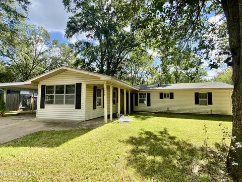 3050 Meadow Forest Dr, Jackson, MS 39212