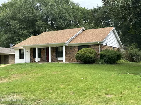 7912 Charleston Dr, Southaven, MS 38671