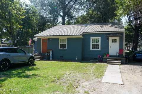 703 Oak St, Cleveland, MS 38732