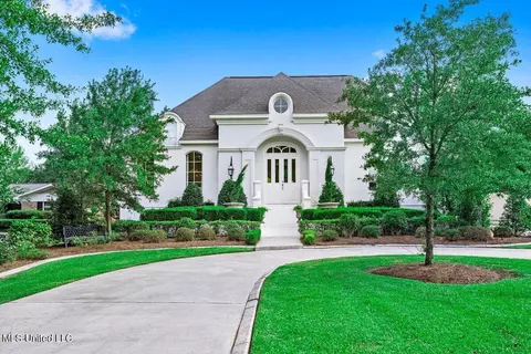 105 Bayou Cir, Gulfport, MS 39507