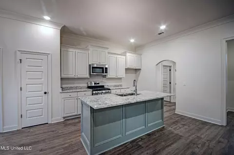 813 Silver Pointe, Pearl, MS 39208 photo 8