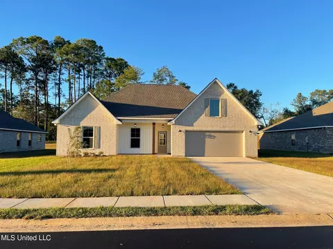 11432 Memphis Cir, Ocean Springs, MS 39564