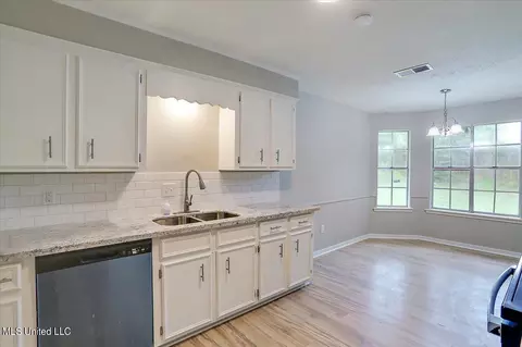 4447 Beechwood Street St, Jackson, MS 39212 photo 8
