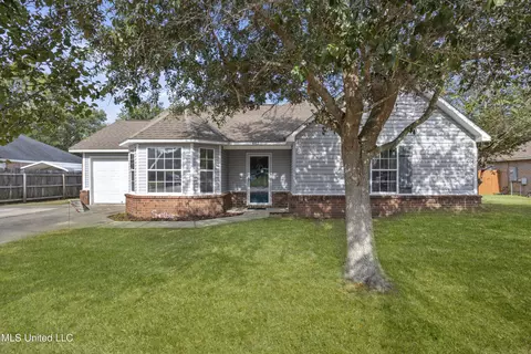 602 Rhonda Ln, Ocean Springs, MS 39564