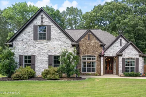 14740 Leavell Rd, Byhalia, MS 38611