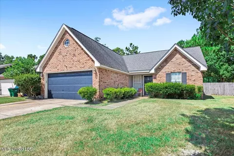 25 Heather Ln, Gulfport, MS 39503