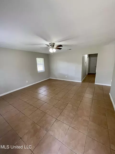 2118 Thousand Oaks Dr, Jackson, MS 39212 photo 4