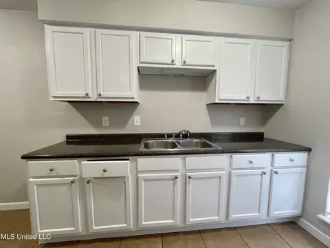 2118 Thousand Oaks Dr, Jackson, MS 39212 photo 8